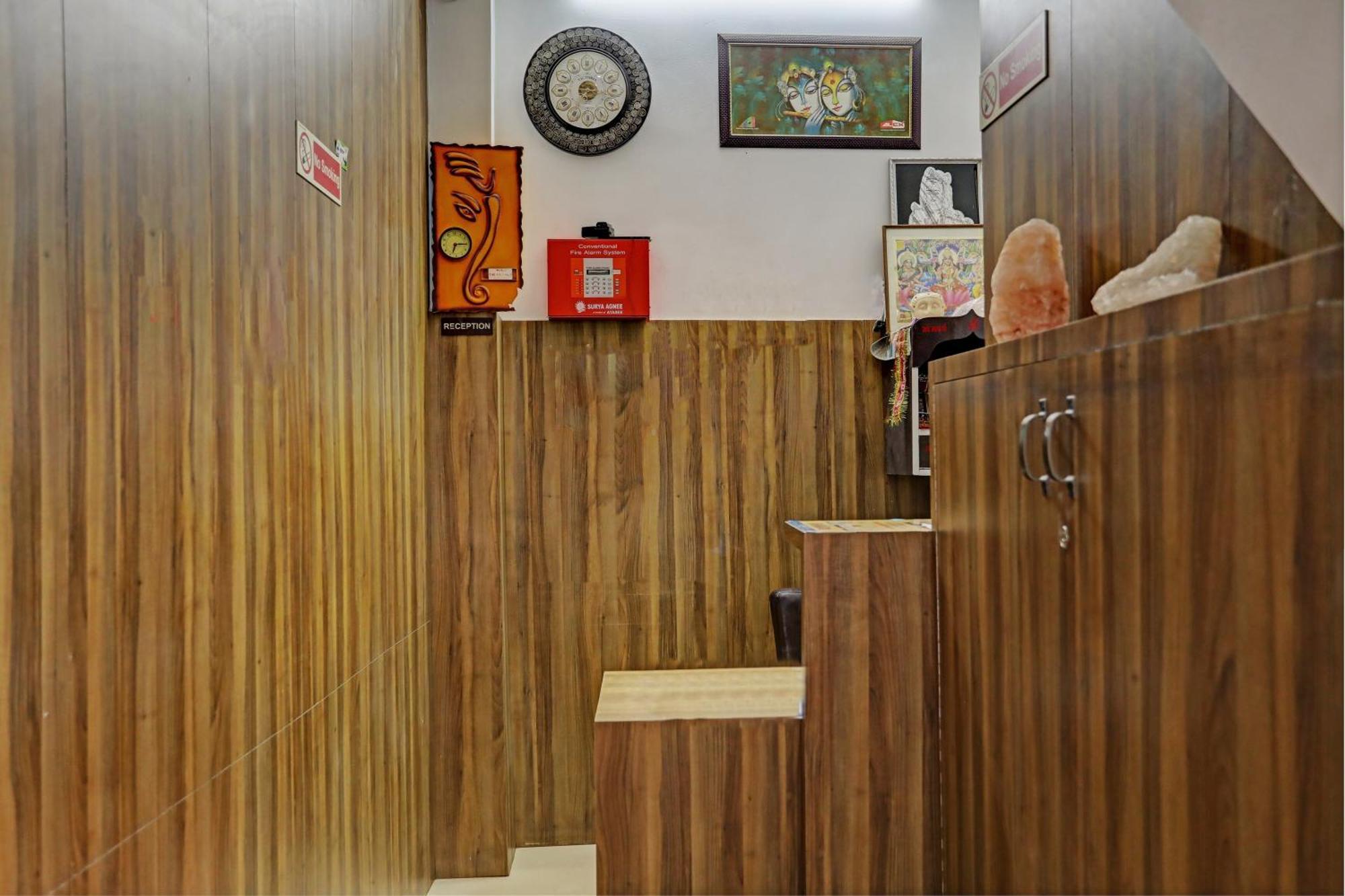 Oyo Hotel The Red Hut Chandīgarh Buitenkant foto
