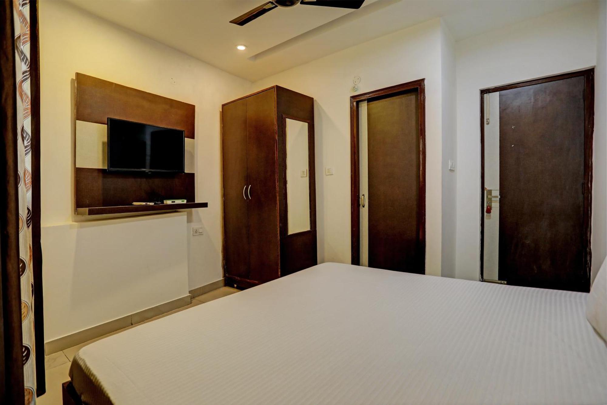 Oyo Hotel The Red Hut Chandīgarh Buitenkant foto